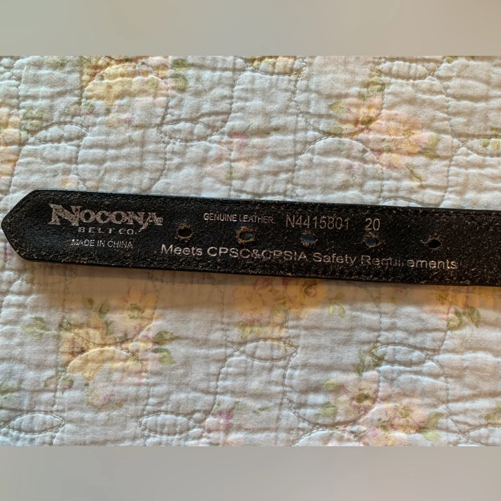 Nacona Belt Company leather western child’s belt leather 25 inches, buckle 3 1/4